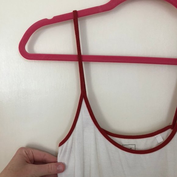 White ribbed tank with red detail - Picture 2 of 3